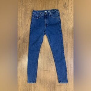Old Navy Rockstar Hi Rise medium Blue Skinny Jeans with Stretch size 4